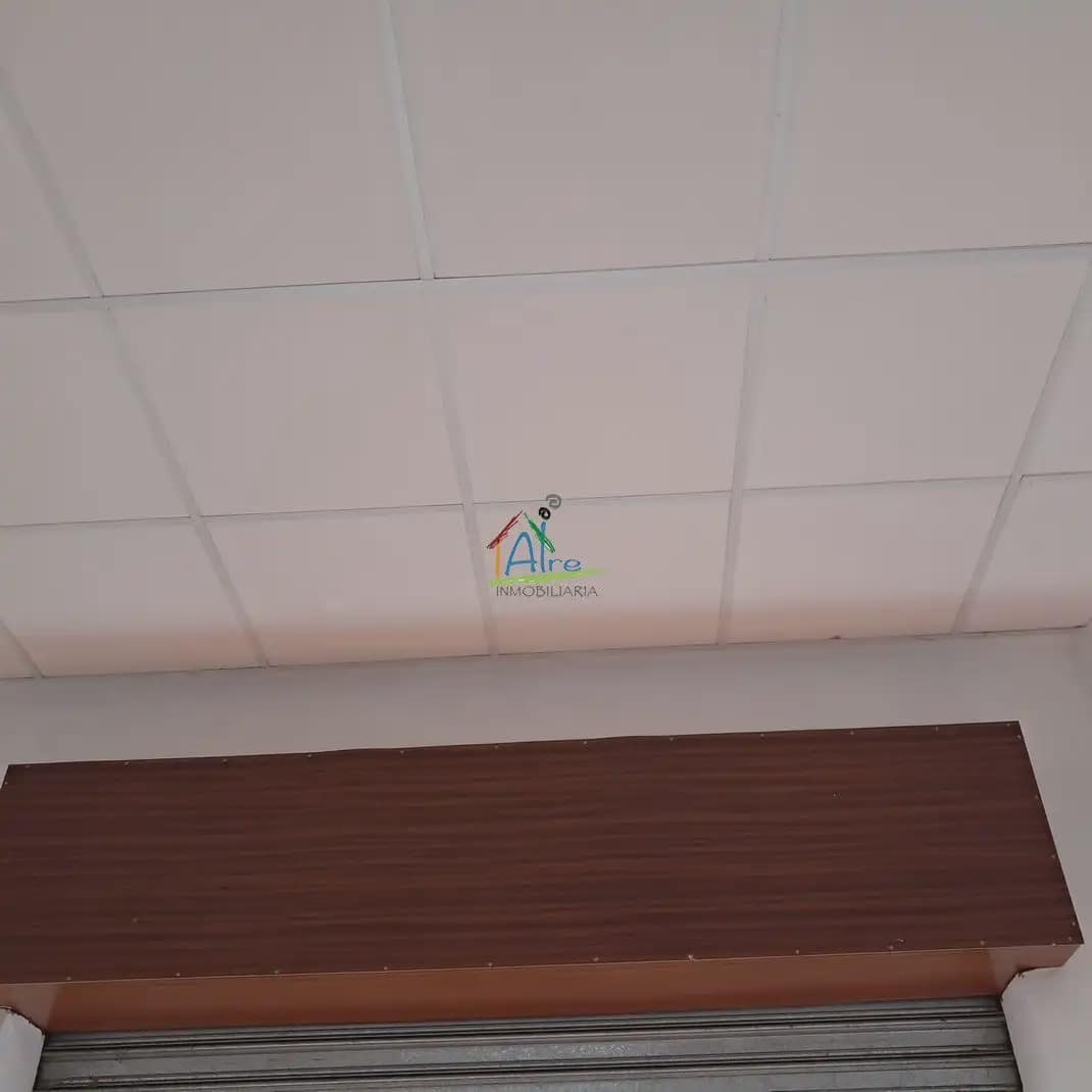 Commerciale in vendita in Pilas - 28.000 € (Rif: 9784213)