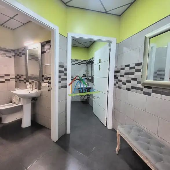 Commercial for sale in Matalascanas - € 260,000 (Ref: 9784215)