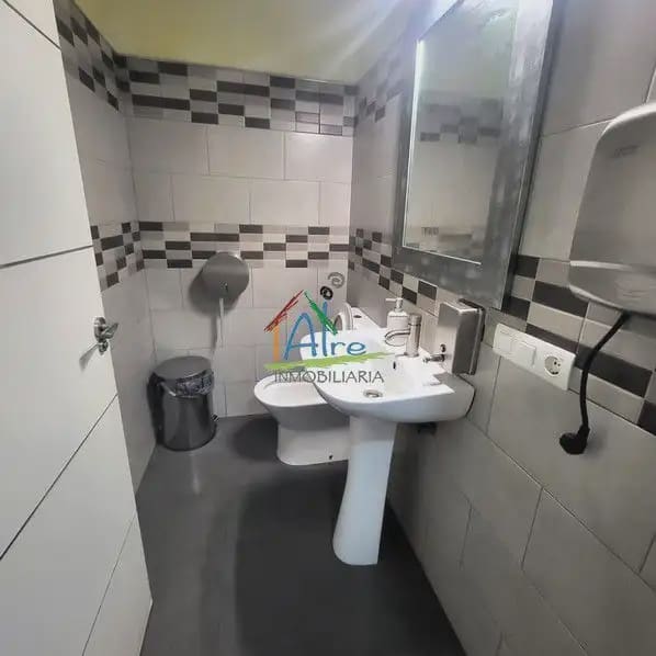 Commercial for sale in Matalascanas - € 260,000 (Ref: 9784215)