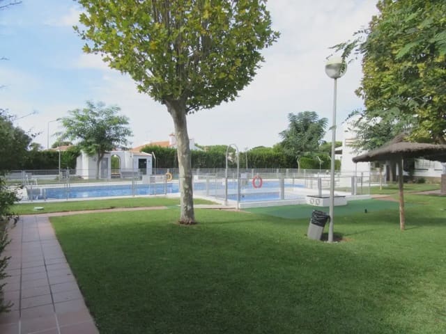 2 bedroom Townhouse for sale in Almonte with pool garage - € 175,000 (Ref: 9784222)