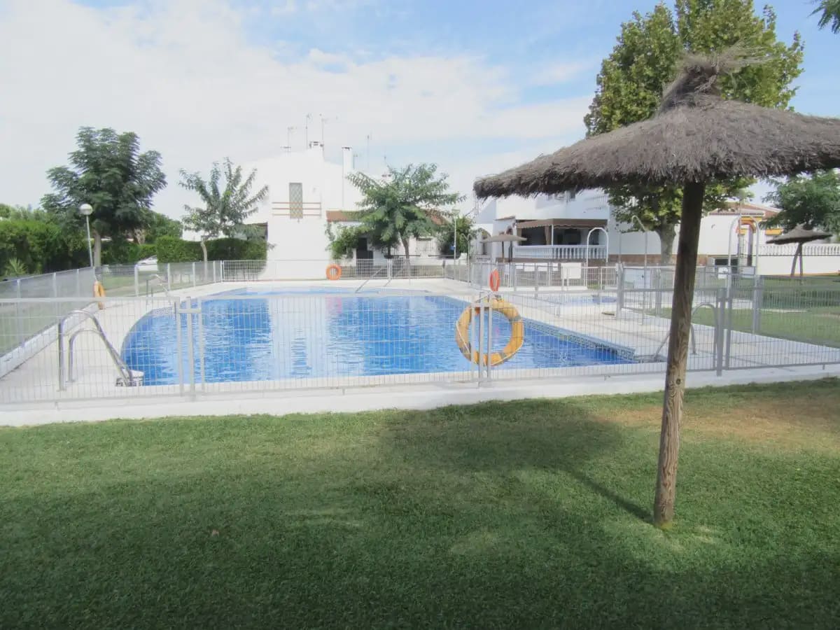 2 bedroom Townhouse for sale in Almonte with pool garage - € 175,000 (Ref: 9784222)