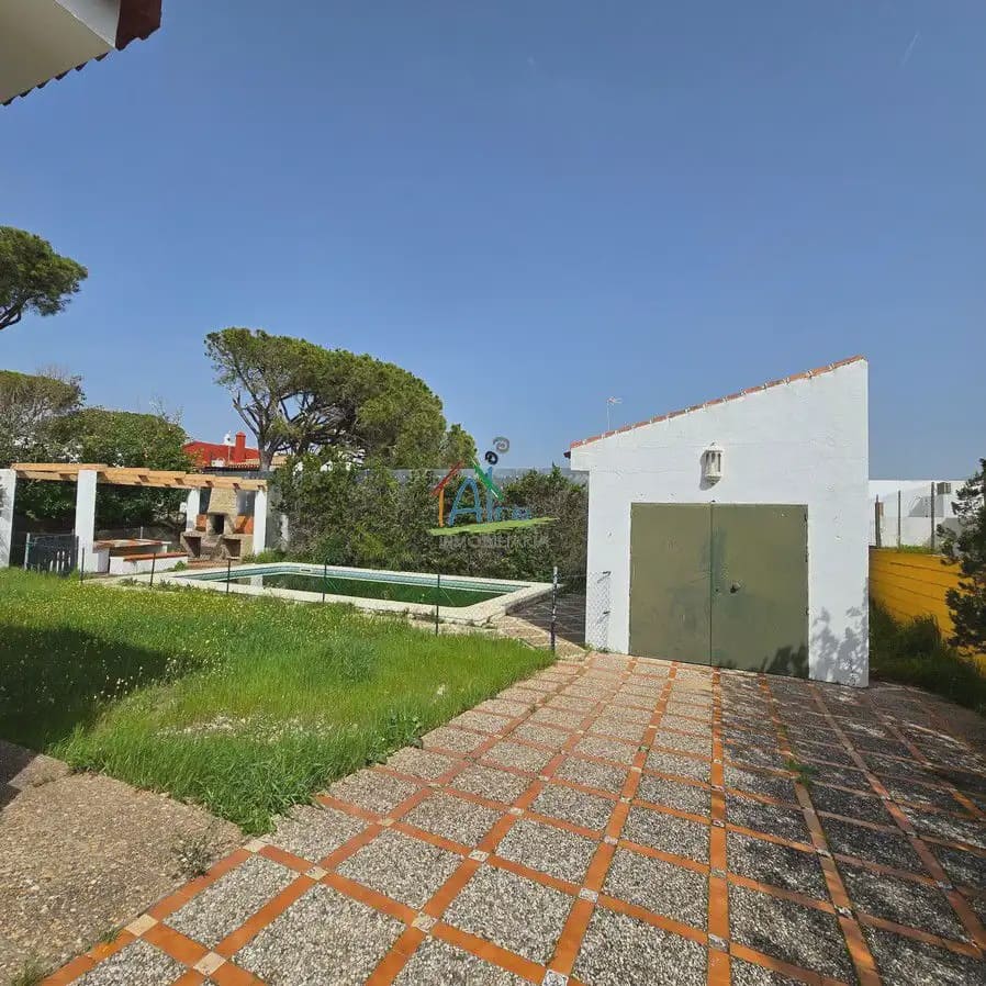 3 bedroom Villa for sale in Almonte with pool garage - € 350,000 (Ref: 9784224)