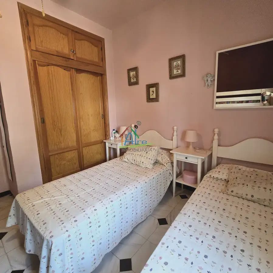 3 bedroom Villa for sale in Almonte with pool garage - € 350,000 (Ref: 9784224)