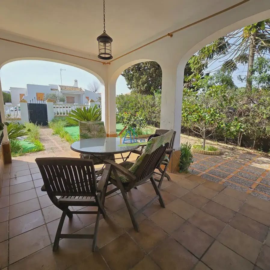 3 bedroom Villa for sale in Almonte with pool garage - € 350,000 (Ref: 9784224)