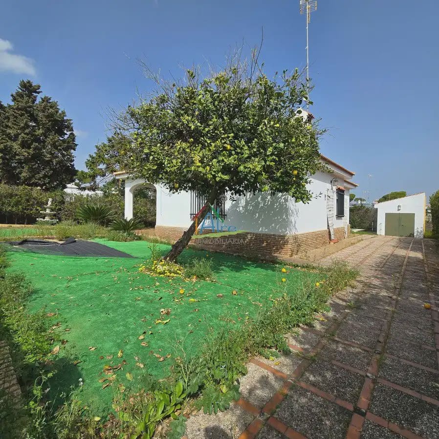 3 bedroom Villa for sale in Almonte with pool garage - € 350,000 (Ref: 9784224)