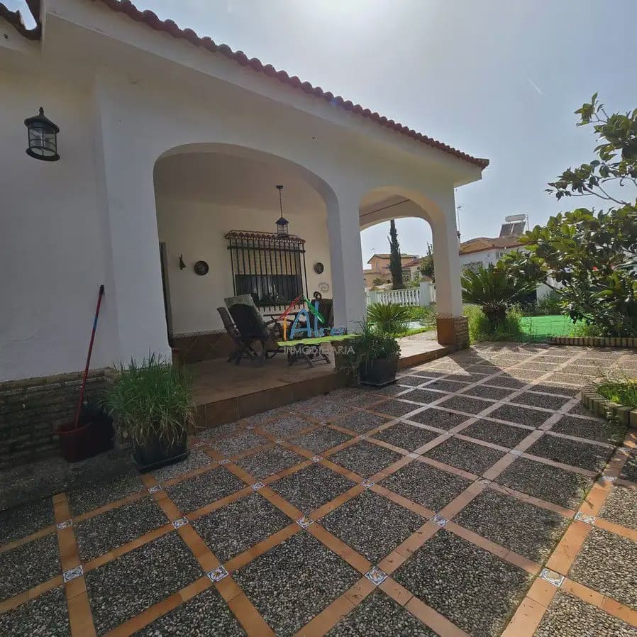 3 bedroom Villa for sale in Almonte with pool garage - € 350,000 (Ref: 9784224)