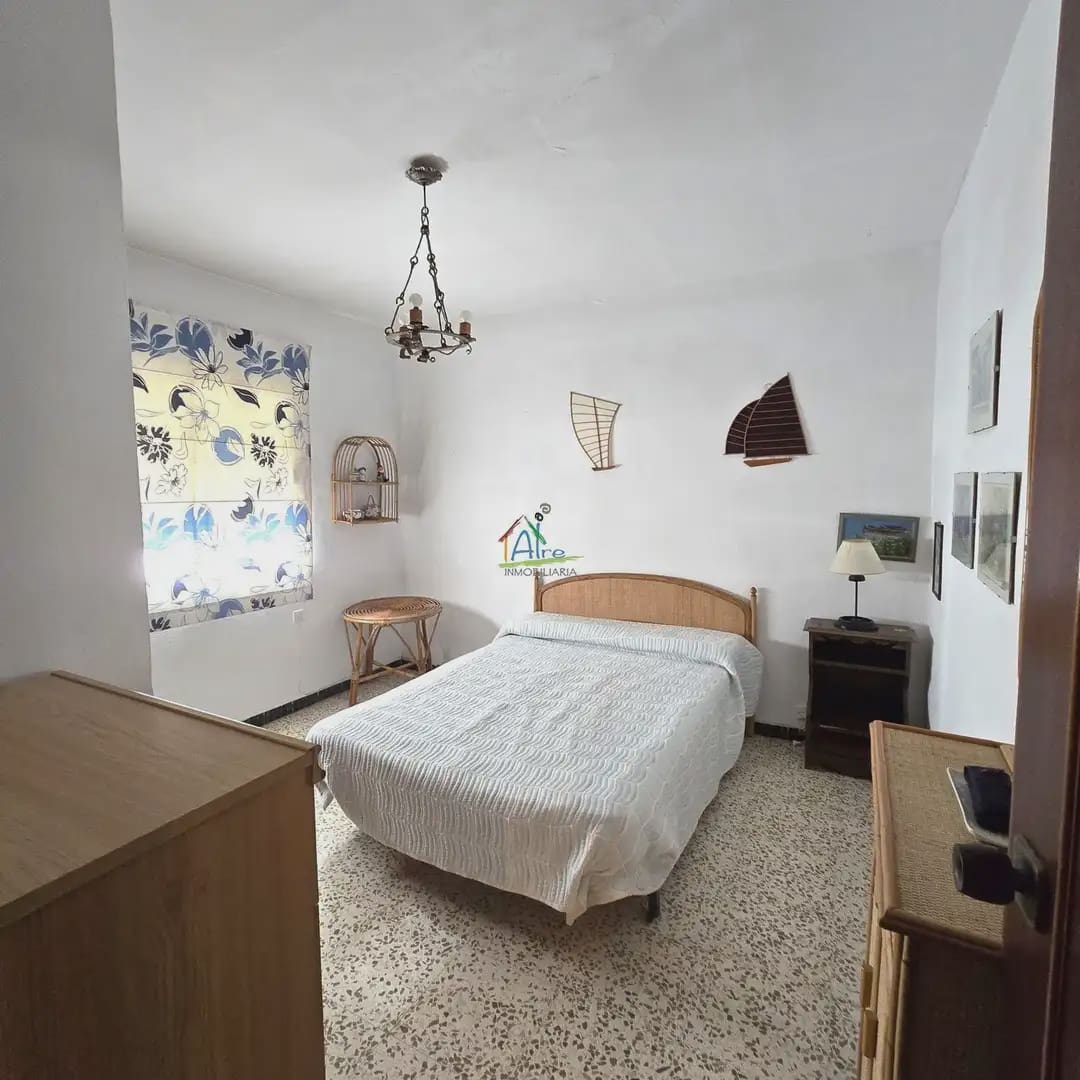 5 bedroom Villa for sale in Almonte with garage - € 395,000 (Ref: 9784227)