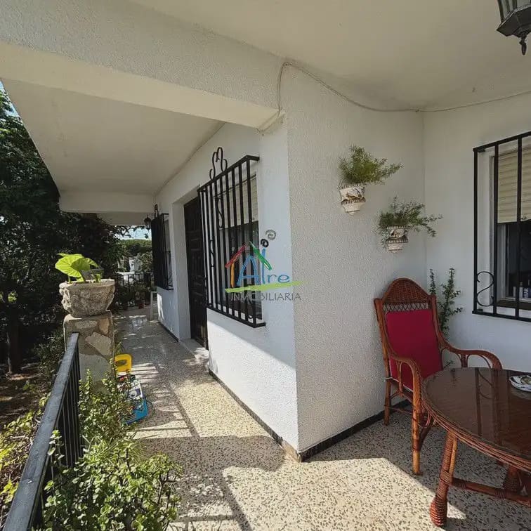 5 bedroom Villa for sale in Almonte with garage - € 395,000 (Ref: 9784227)