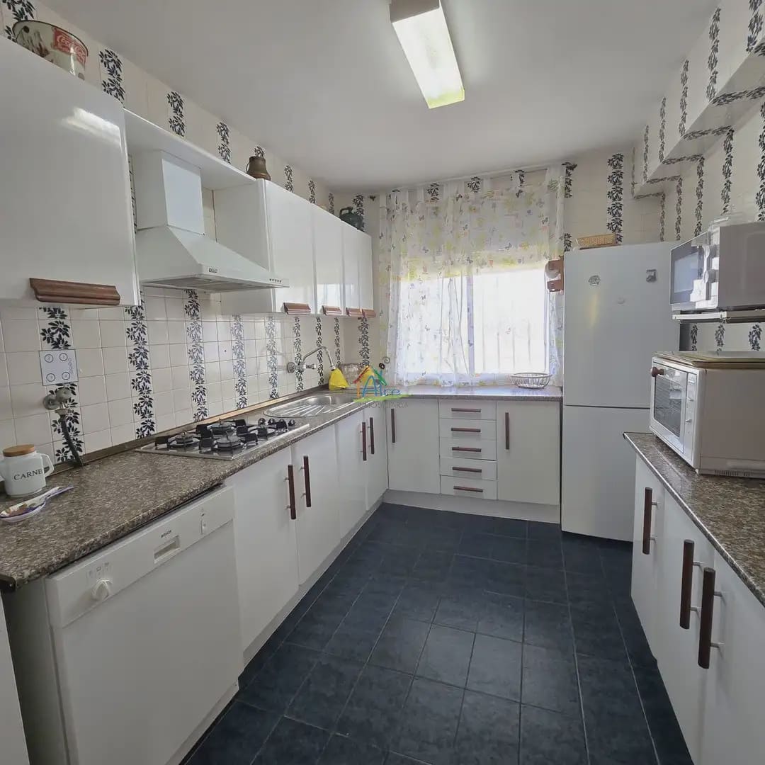 5 bedroom Villa for sale in Almonte with garage - € 395,000 (Ref: 9784227)