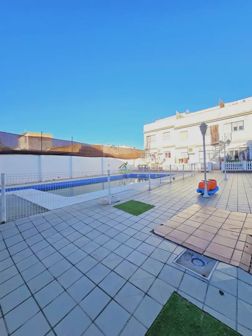 2 soveværelse Lejlighed til salg i Almonte med swimmingpool garage - € 113.000 (Ref: 9784228)