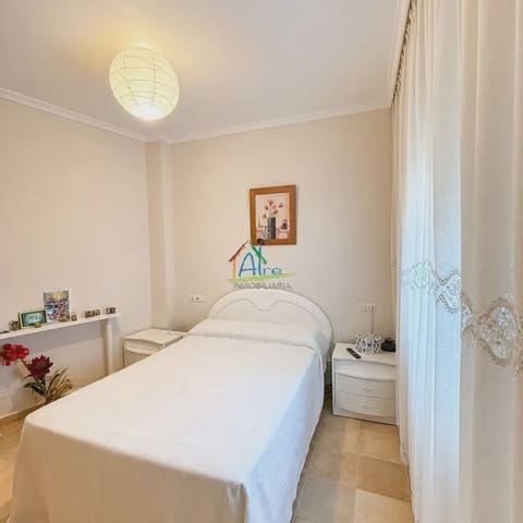 Casa de 3 habitaciones en Almonte en venta - 176.000 € (Ref: 9784231)