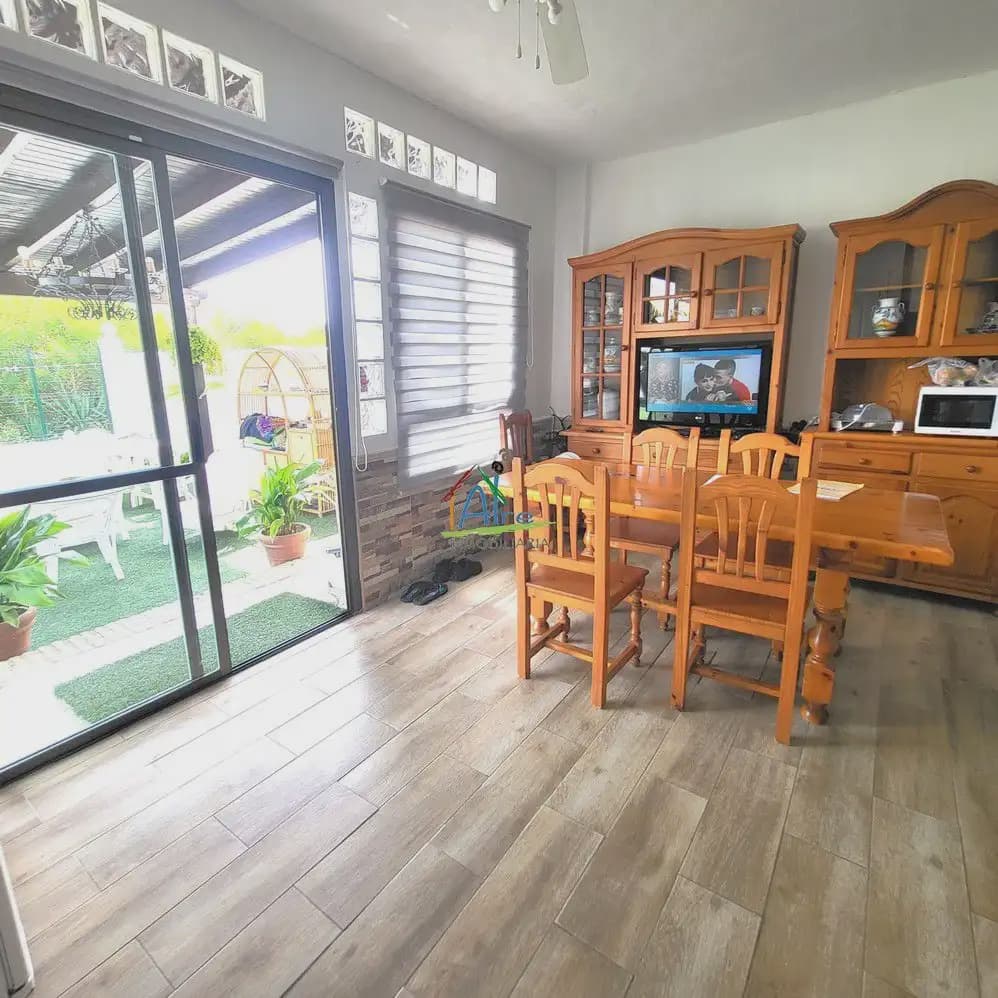 3 Zimmer Doppelhaus zu verkaufen in Almonte mit Garage - 469.000 € (Ref: 9784232)