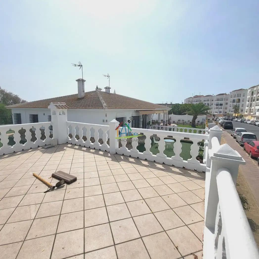 3 Zimmer Doppelhaus zu verkaufen in Almonte mit Garage - 469.000 € (Ref: 9784232)