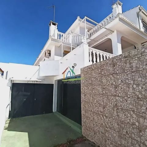 4 camera da letto Villetta Bifamiliare in vendita in Almonte con garage - 320.000 € (Rif: 9784247)