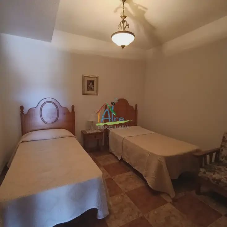 5 bedroom Villa for sale in Almonte with garage - € 320,000 (Ref: 9784248)