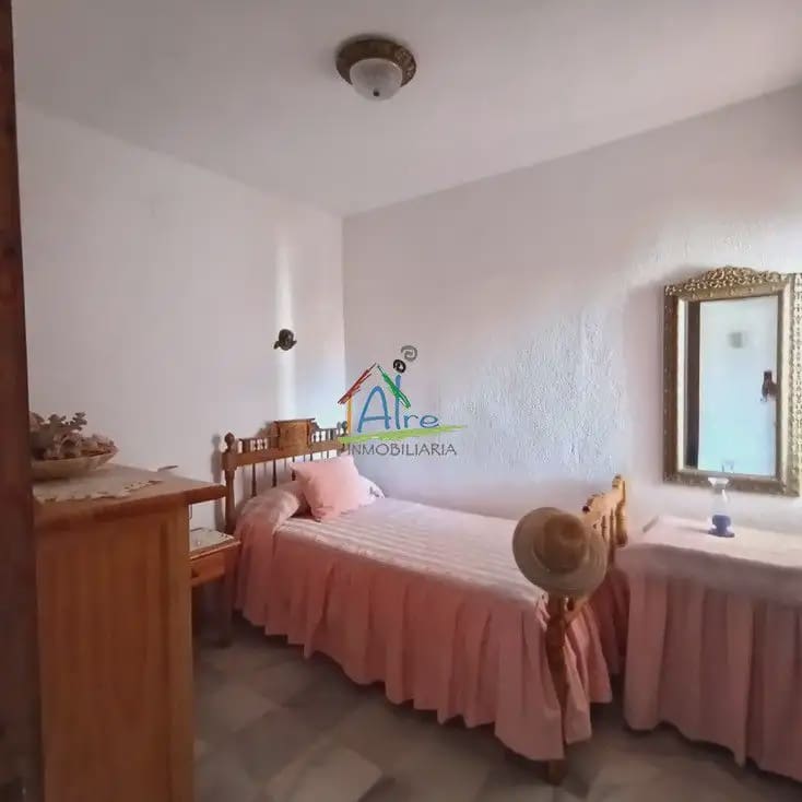 5 bedroom Villa for sale in Almonte with garage - € 320,000 (Ref: 9784248)