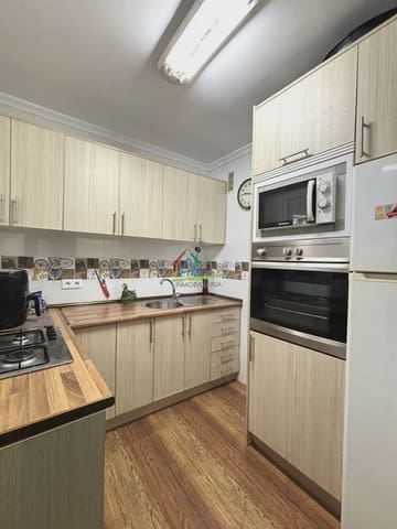 Piso de 3 habitaciones en Almonte en venta con piscina - 177.000 € (Ref: 9827599)