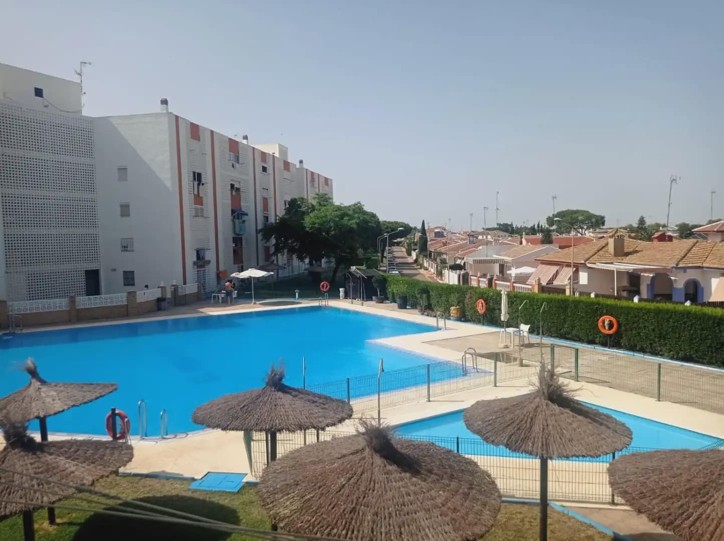 Piso de 3 habitaciones en Almonte en venta con piscina - 177.000 € (Ref: 9827599)
