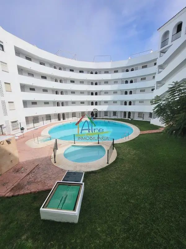 Piso de 3 habitaciones en Almonte en venta con piscina - 215.000 € (Ref: 9827600)