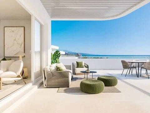 Piso de 2 habitaciones en Torre del Mar, Vélez-Málaga en venta con piscina garaje - 378.000 € (Ref: 10121145)