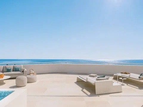 2 chambre Appartement à vendre à Torre del Mar, Vélez-Málaga avec piscine garage - 371 000 € (Ref: 9871940)