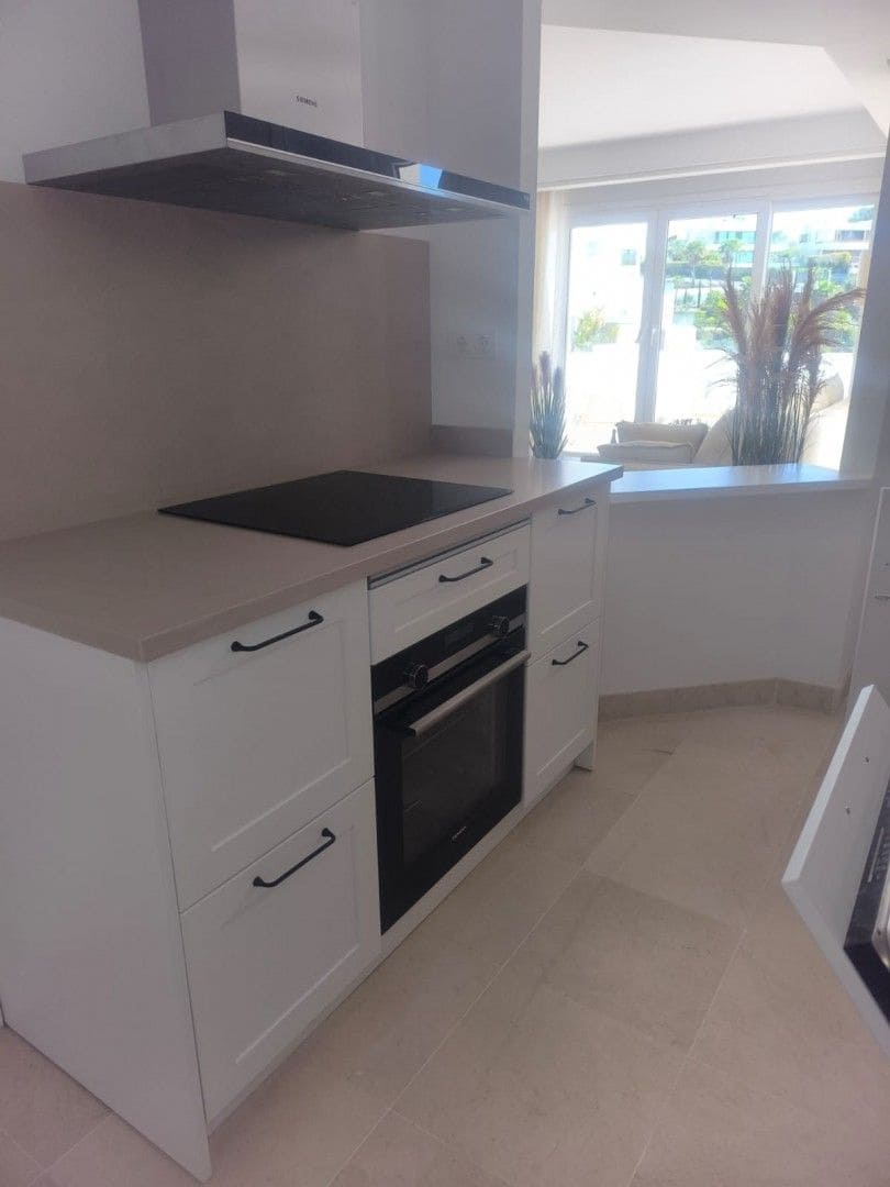 2 slaapkamer Appartement te koop in Marbella met zwembad garage - € 560.000 (Ref: 9871943)