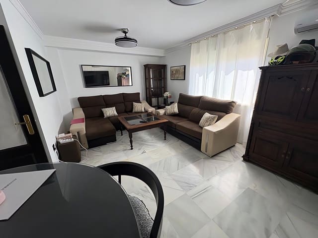 3 soverom Hus til salgs i Torre del Mar, Vélez-Málaga med svømmebasseng garasje - € 410 000 (Ref: 9871945)