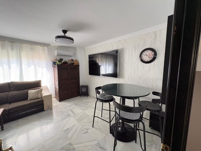 3 soverom Hus til salgs i Torre del Mar, Vélez-Málaga med svømmebasseng garasje - € 410 000 (Ref: 9871945)