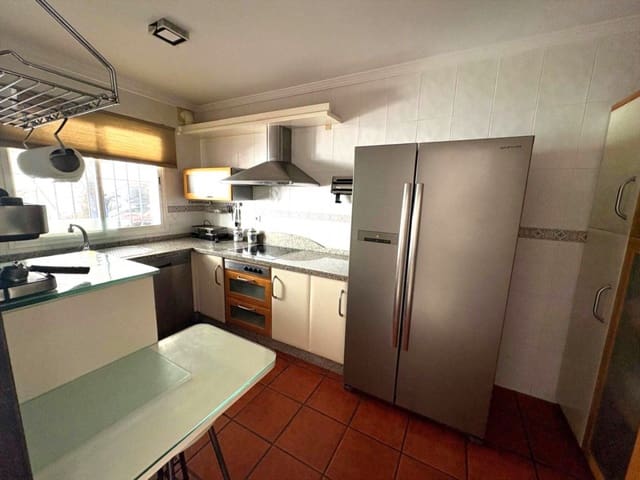 3 soverom Hus til salgs i Torre del Mar, Vélez-Málaga med svømmebasseng garasje - € 410 000 (Ref: 9871945)