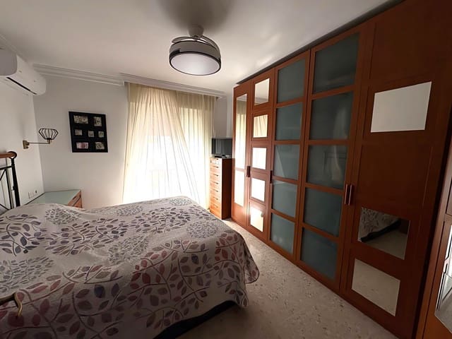 3 soverom Hus til salgs i Torre del Mar, Vélez-Málaga med svømmebasseng garasje - € 410 000 (Ref: 9871945)