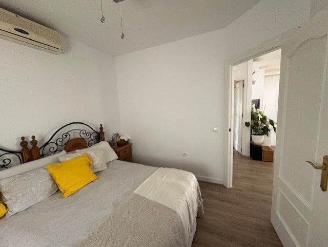 3 quarto Casa em Banda para venda em Vinuela com piscina garagem - 440 000 € (Ref: 9871946)
