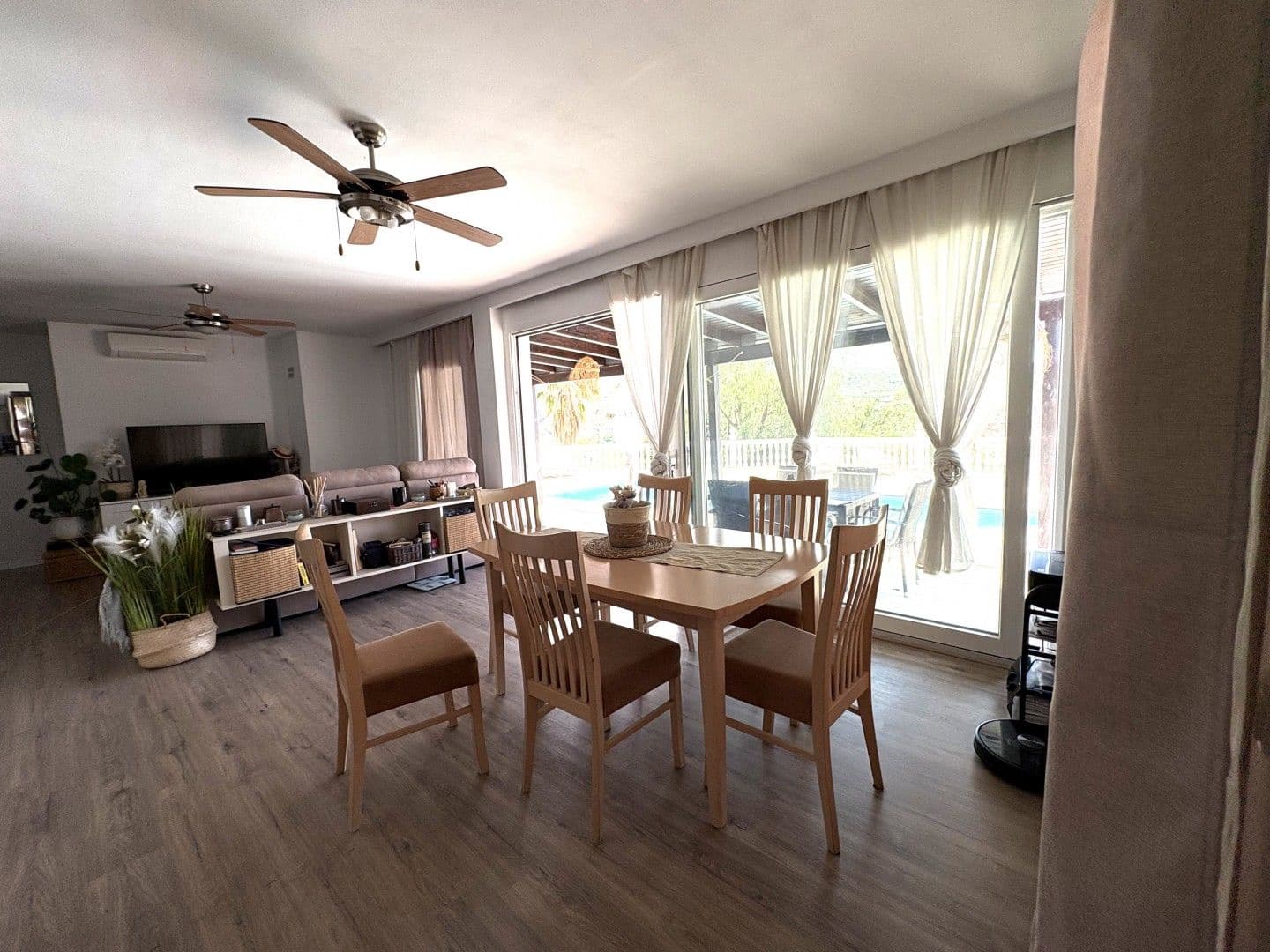 3 quarto Casa em Banda para venda em Vinuela com piscina garagem - 440 000 € (Ref: 9871946)