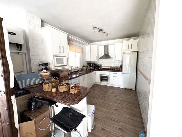 3 quarto Casa em Banda para venda em Viñuela com piscina garagem - 440 000 € (Ref: 9871946)
