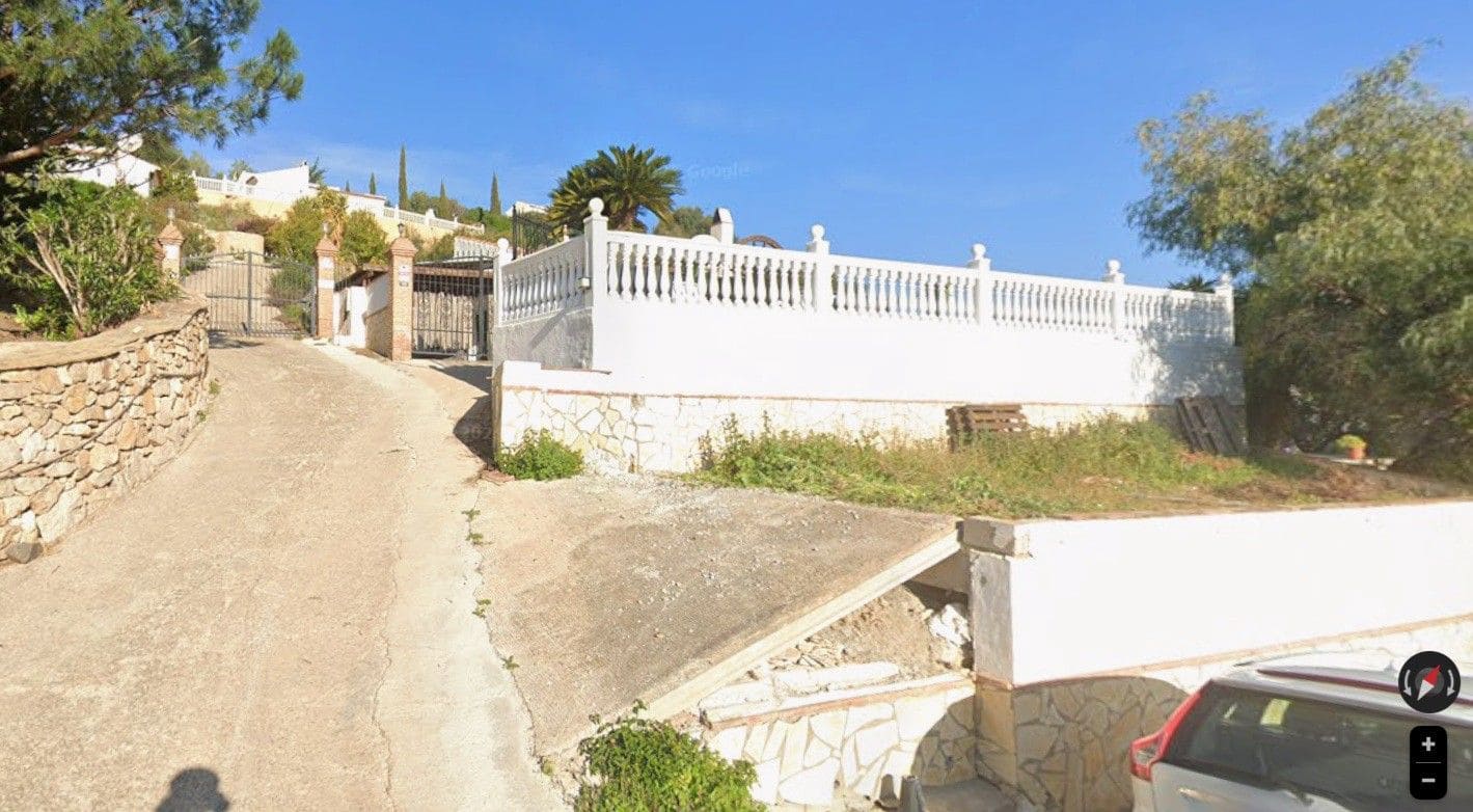 3 quarto Casa em Banda para venda em Vinuela com piscina garagem - 440 000 € (Ref: 9871946)