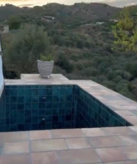 3 soveværelse Villa til salg i Torre del Mar med swimmingpool garage - € 365.000 (Ref: 9888649)