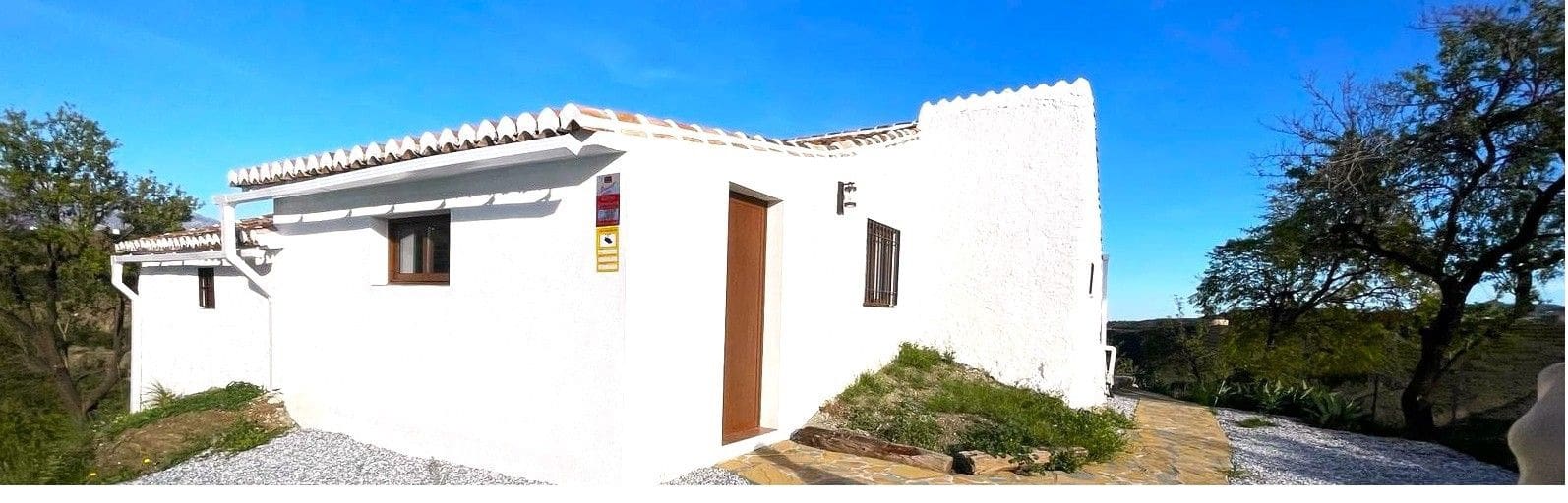3 soveværelse Villa til salg i Torre del Mar med swimmingpool garage - € 365.000 (Ref: 9888649)