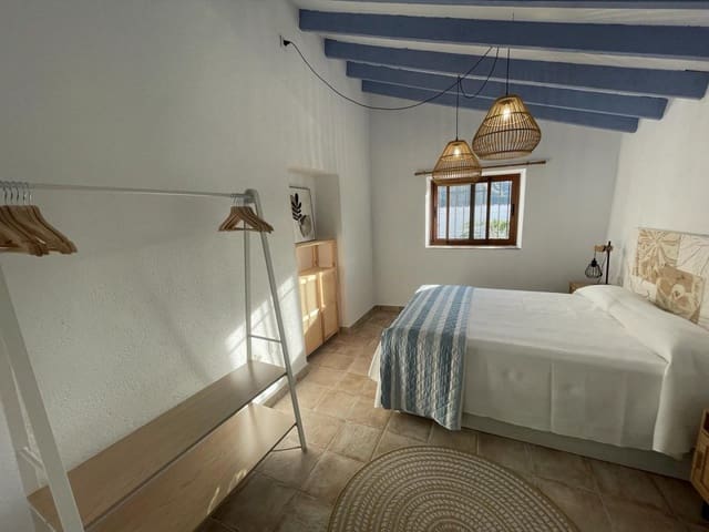 3 soveværelse Villa til salg i Torre del Mar, Vélez-Málaga med swimmingpool garage - € 365.000 (Ref: 9888649)