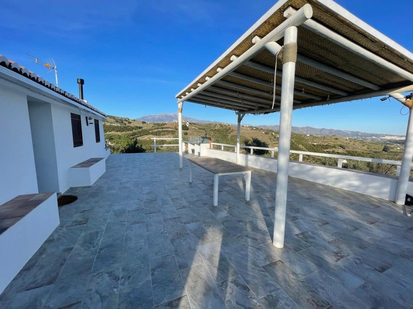 3 soveværelse Villa til salg i Torre del Mar med swimmingpool garage - € 365.000 (Ref: 9888649)