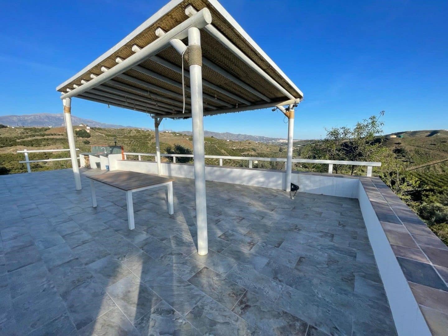 3 soveværelse Villa til salg i Torre del Mar med swimmingpool garage - € 365.000 (Ref: 9888649)