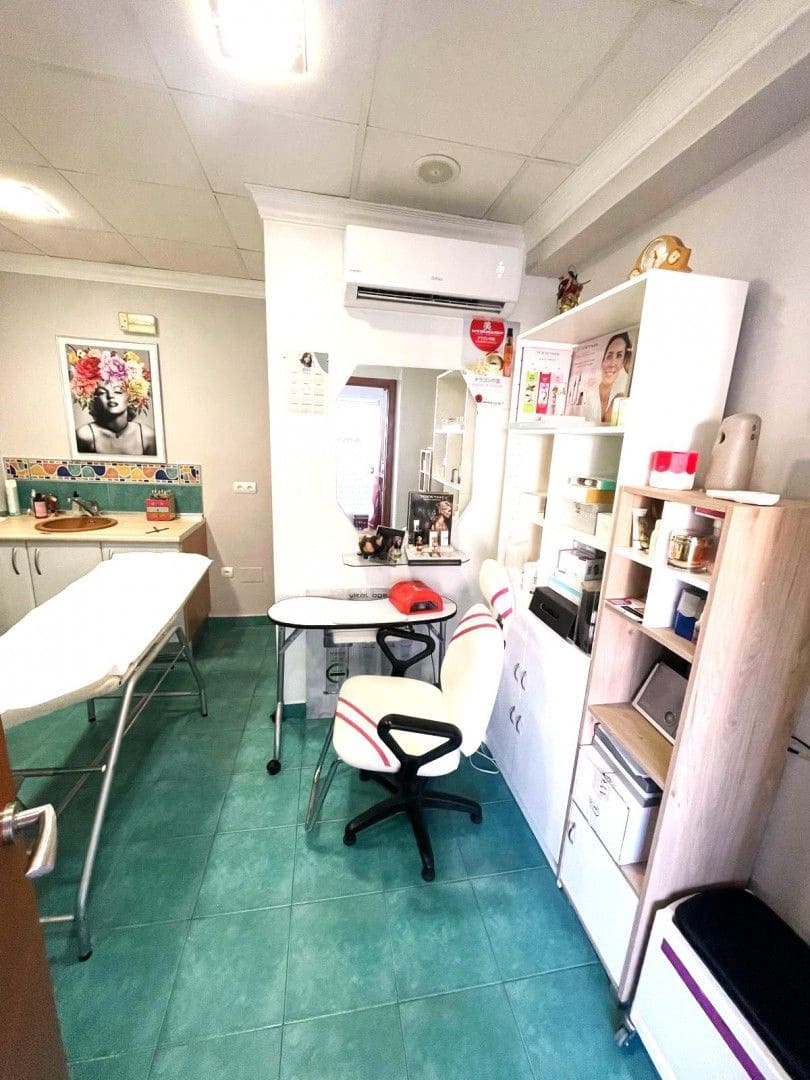 Commercial for sale in Velez-Malaga - € 63,000 (Ref: 9932685)