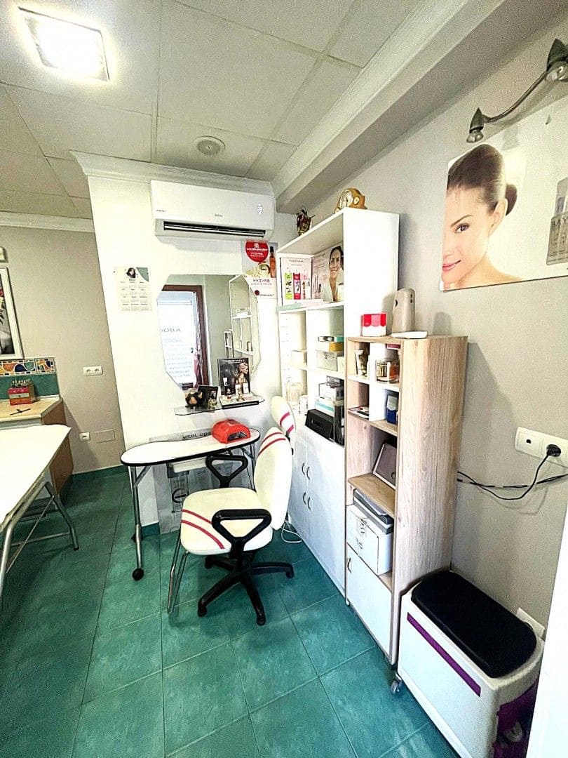 Commercial for sale in Velez-Malaga - € 63,000 (Ref: 9932685)