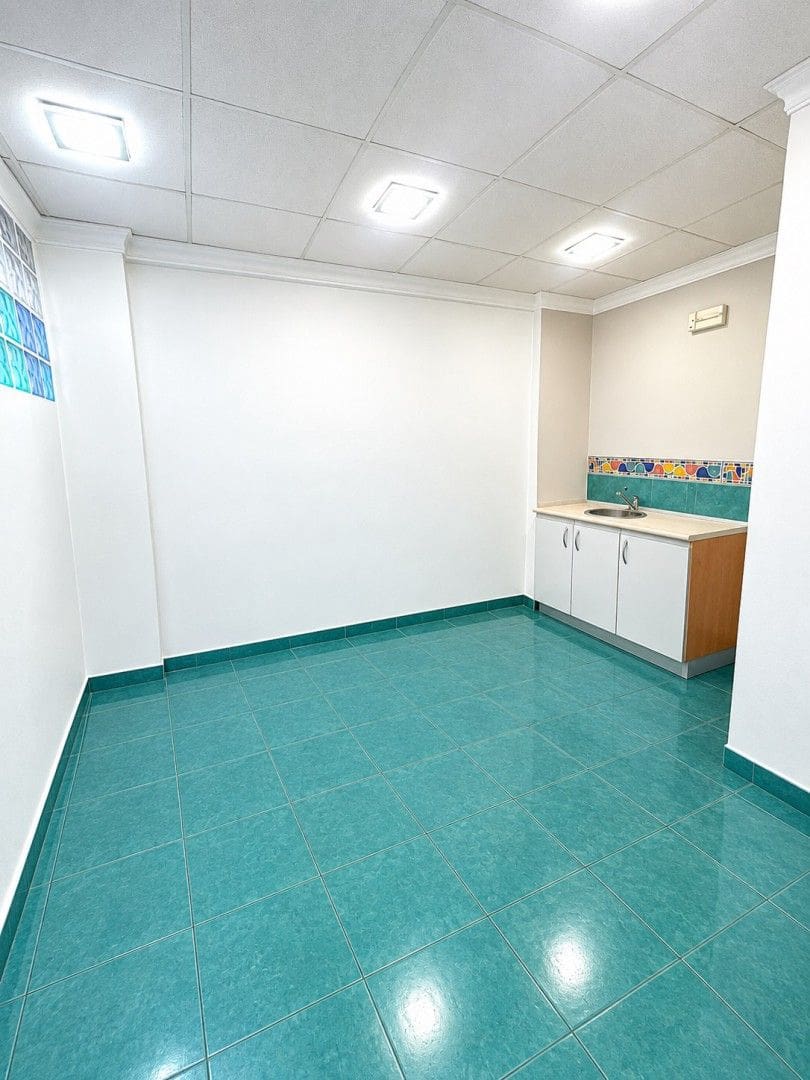 Kaupallinen myytävänä paikassa Velez-Malaga - 63 000 € (Ref: 9932685)