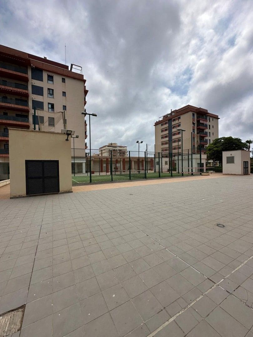2 bedroom Penthouse for sale in Torre del Mar with pool garage - € 449,500 (Ref: 9958984)