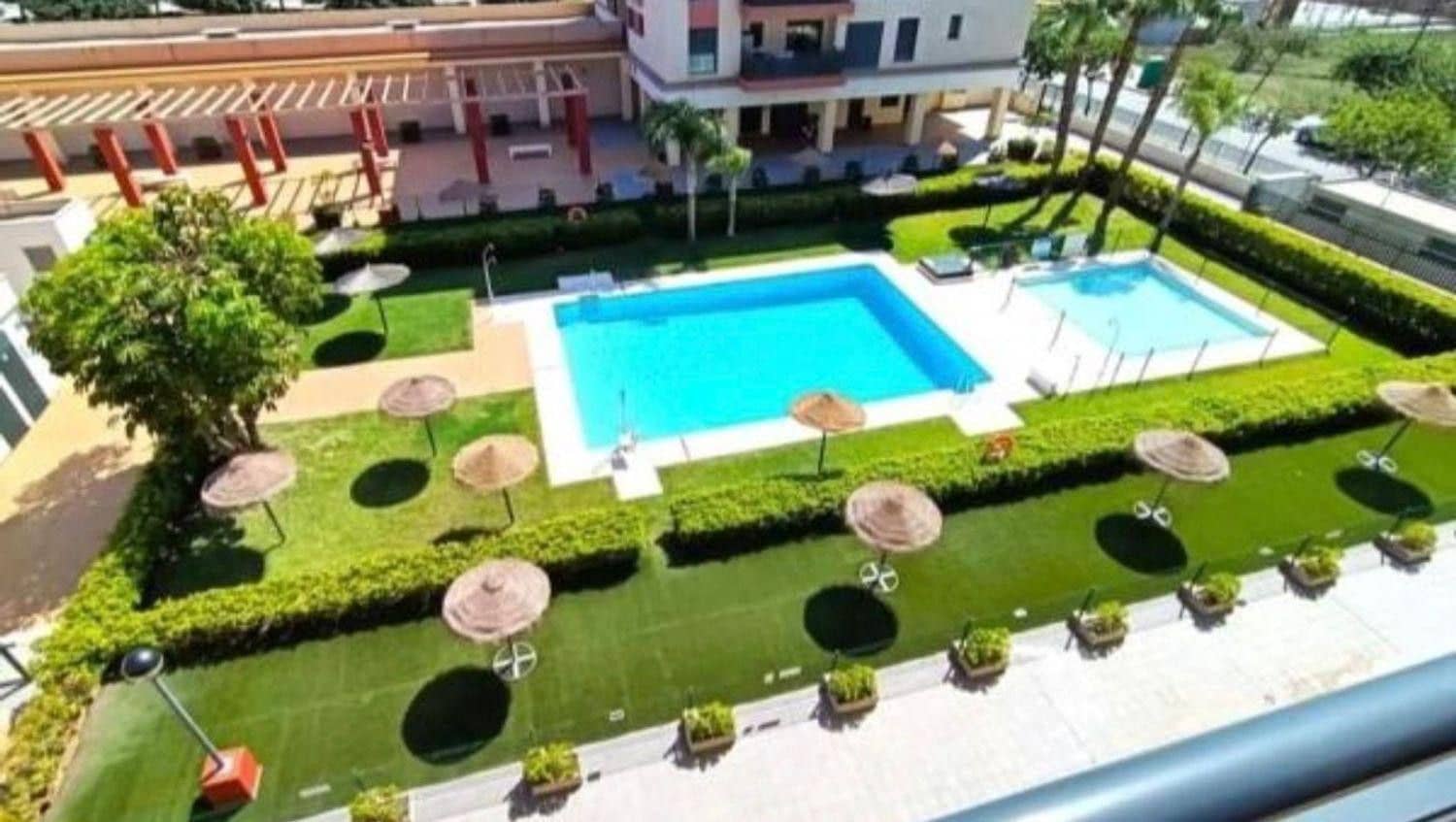 2 bedroom Penthouse for sale in Torre del Mar with pool garage - € 449,500 (Ref: 9958984)