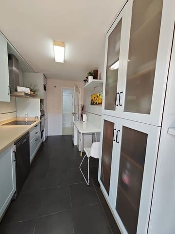 3 makuuhuone Huoneisto myytävänä paikassa Torre del Mar, Vélez-Málaga mukana uima-altaan 
autotalli - 409 000 € (Ref: 9993732)