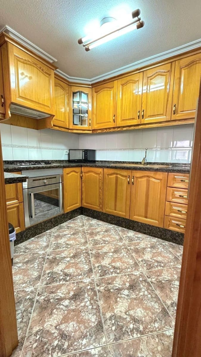 Apartamento de 3 habitaciones en Torrevieja en venta con garaje - 179.900 € (Ref: 10004413)