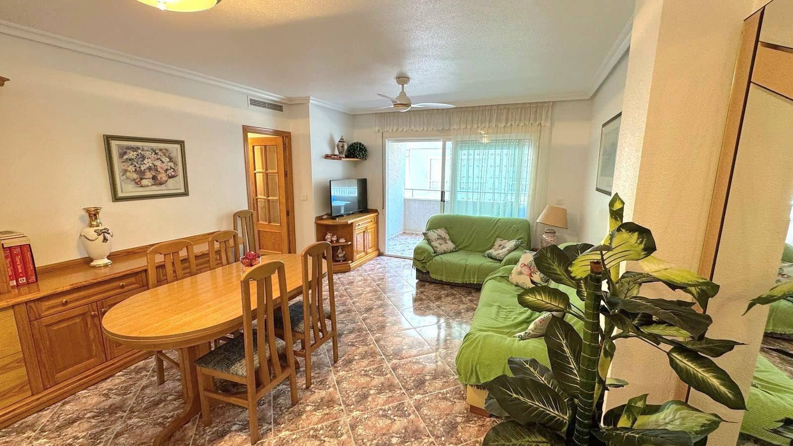 Apartamento de 3 habitaciones en Torrevieja en venta con garaje - 179.900 € (Ref: 10004413)