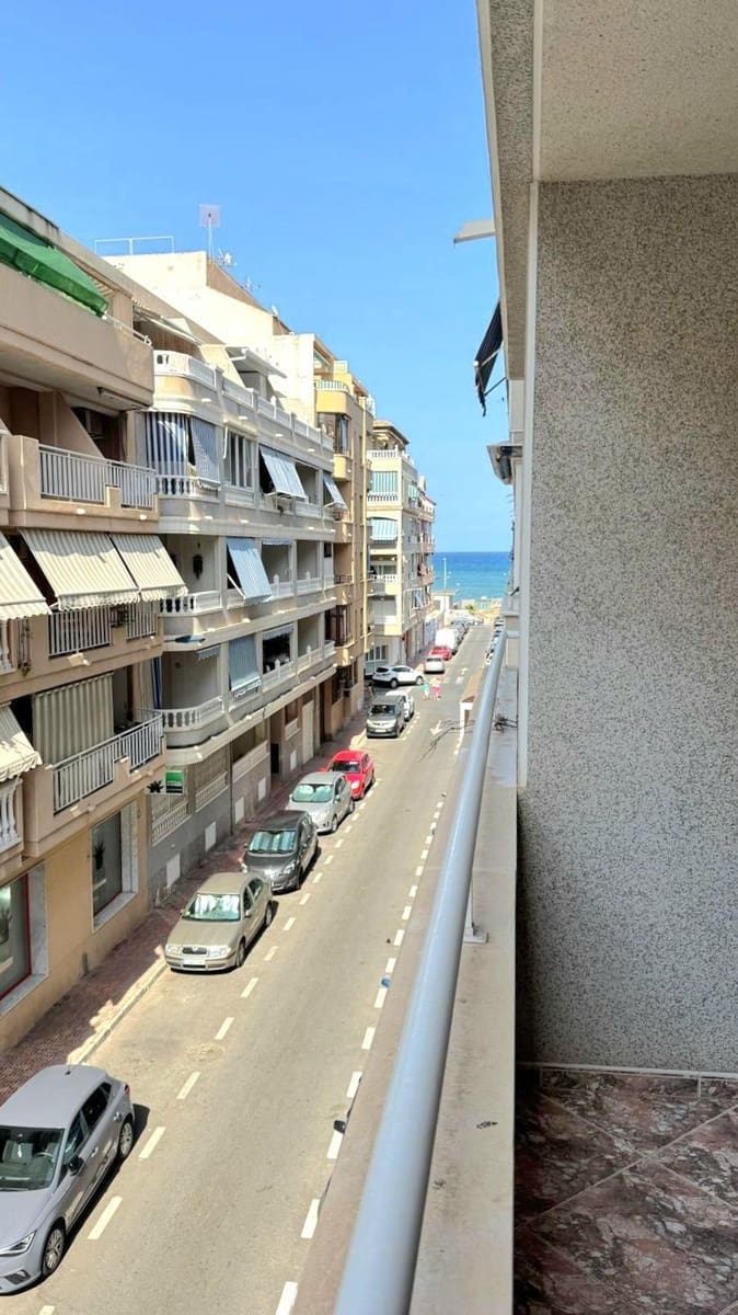 Apartamento de 3 habitaciones en Torrevieja en venta con garaje - 179.900 € (Ref: 10004413)