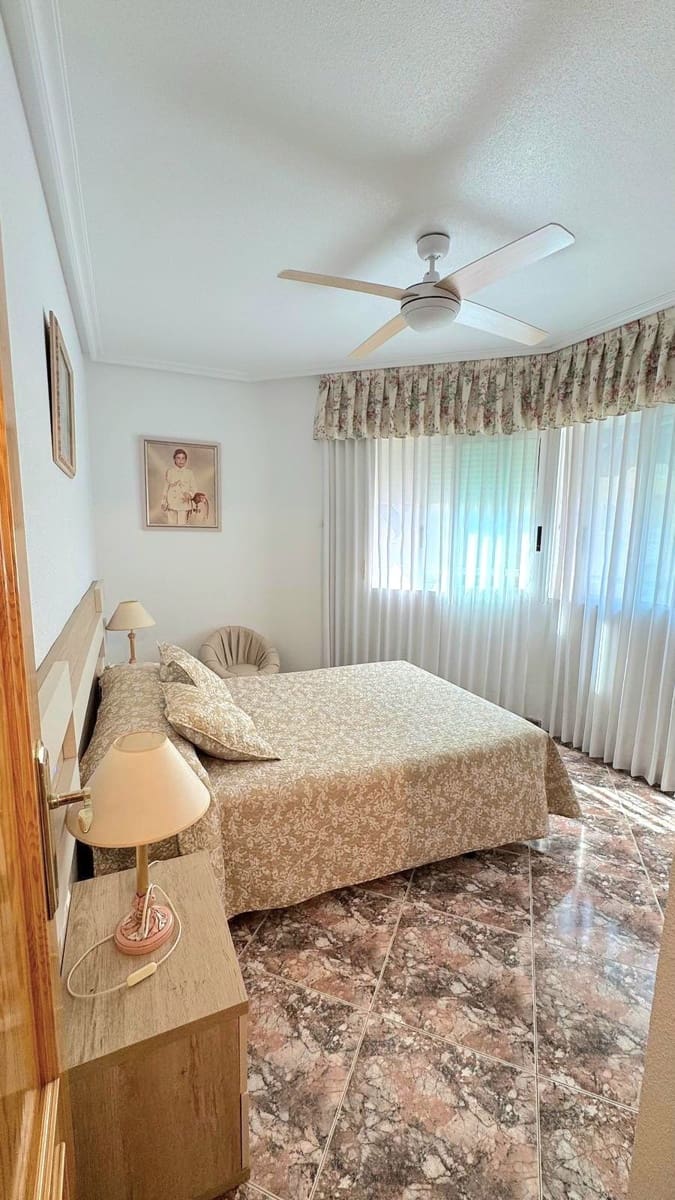 Apartamento de 3 habitaciones en Torrevieja en venta con garaje - 179.900 € (Ref: 10004413)