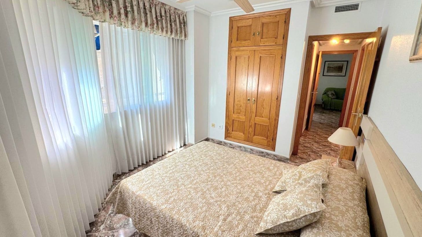 Apartamento de 3 habitaciones en Torrevieja en venta con garaje - 179.900 € (Ref: 10004413)